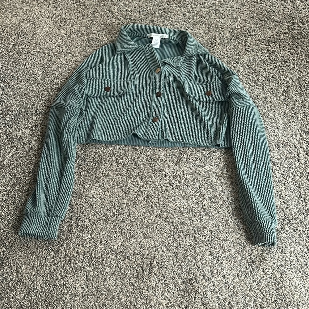 altard state cropped loose fit long sleeve